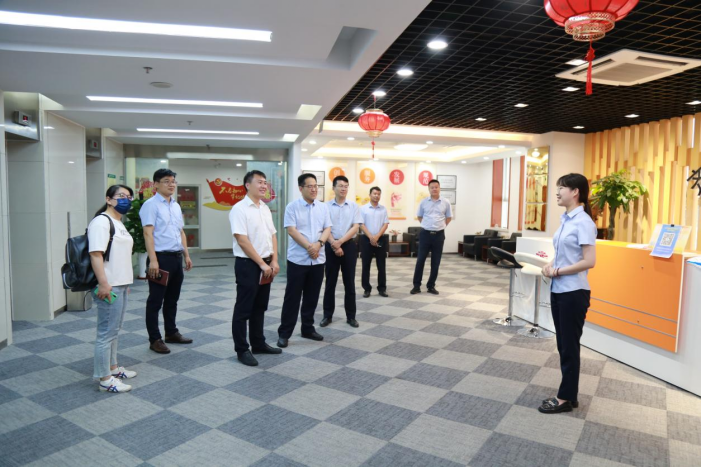 山東征信董事長(zhǎng)曹年更一行來公司座談交流工作